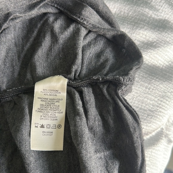 DKNY JEANS dark gray mock turtle top,  gathers at sleeves and sides size MEDIUM - Picture 5 of 5